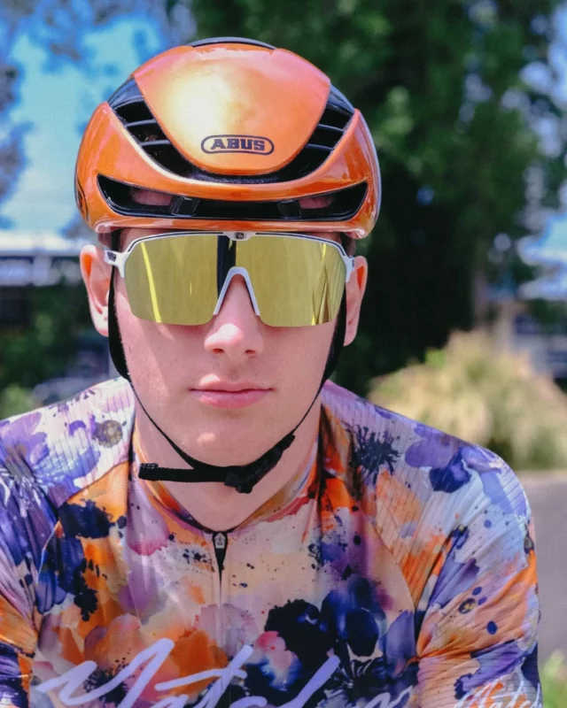 🎁 JEU CONCOURS EXCLUSIF 🎉
En partenariat avec @labizikleta 🚴‍♀️ et pour fêter le lancement de notre nouvel univers vélo de route chez CIEL Bayonne, on vous fait gagner :

🥇 1 casque @abus_cycling haut de gamme
+
🕶️ 1 paire de lunettes de cyclisme @rudyproject stylée et performante

💥 Un mois déjà que notre espace dédié aux vélos de route musculaires a ouvert dans la boutique… et on voulait marquer le coup avec vous 🚴‍♂️

👉 Pour participer :

Suivez @velociel et @labizikleta

Likez ce post ❤️

Identifiez 2 amis passionnés de vélo en commentaire 🚴‍♀️🚴‍♂️

📆 Fin du concours : mardi 27 mai 2025 
📍 Tirage au sort parmi les participations valides